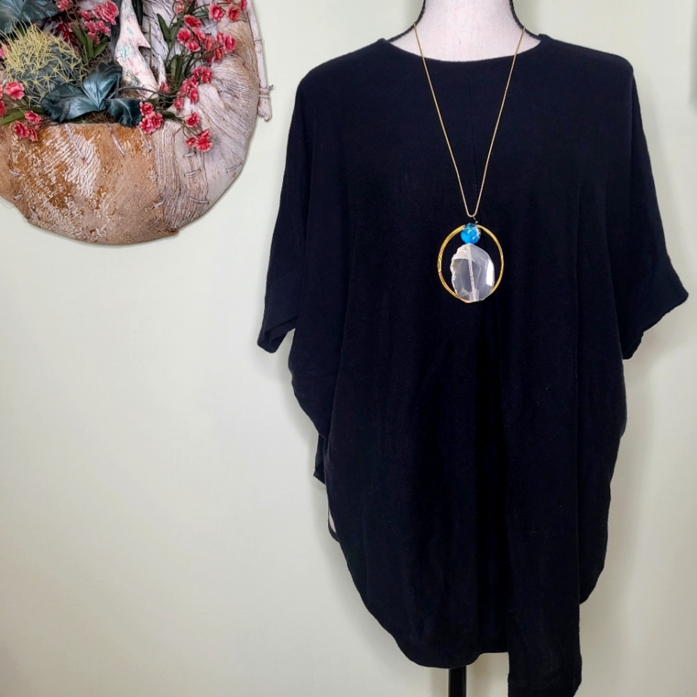 Soon Black Short Sleeve Sweater Top Large